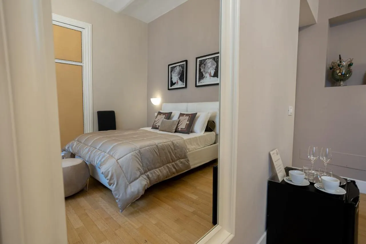 Cardilli Luxury Rooms Rome 2*,  Italy