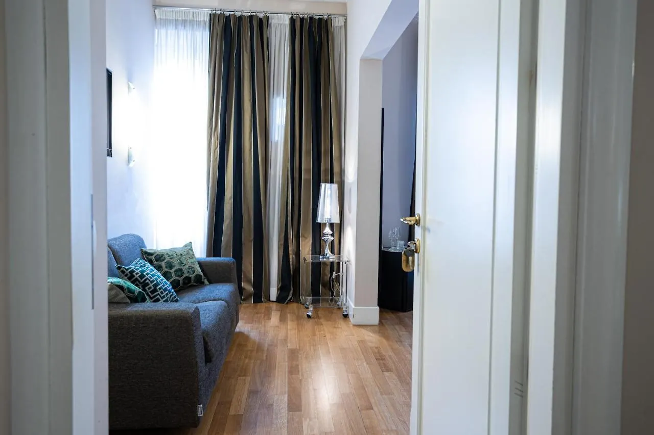 Cardilli Luxury Rooms Roma Alojamento de Acomodação e Pequeno-almoço