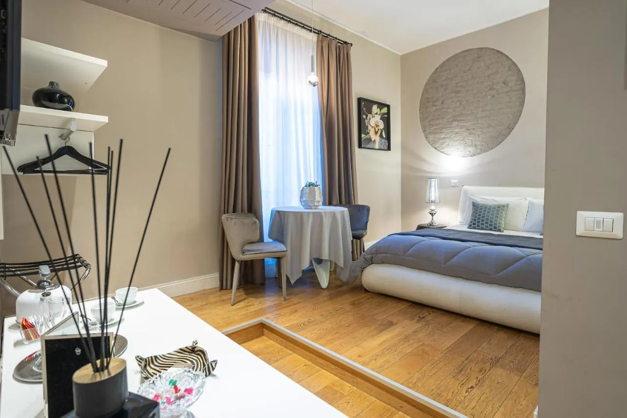 Cardilli Luxury Rooms Roma 2*,