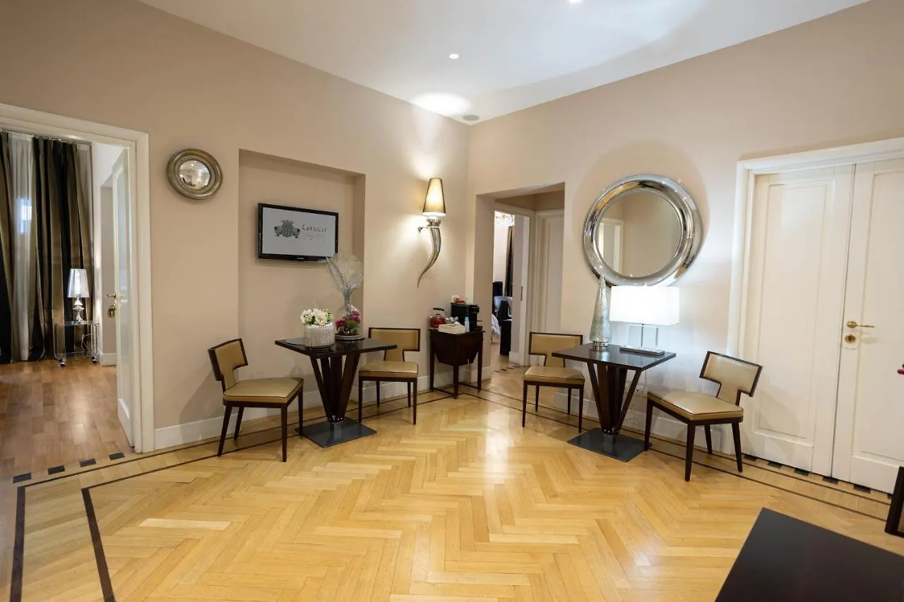 Cardilli Luxury Rooms Roma 2*,  Itália